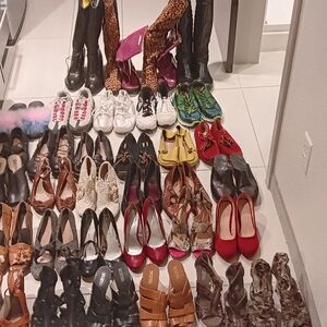 Lot of 35 size 8 /8.5 Michael kor liz claiborne  xig Nike etc Jenn Lopez etc see
